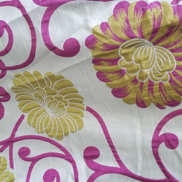 Gorgeous pleated curtains with matching cushion and extra fabric - Picture 2 of 8